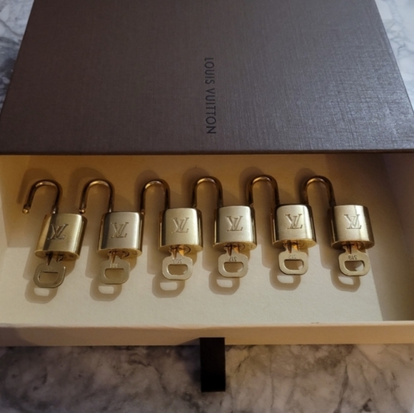 #315 Louis Vuitton Padlock & Key - Picture 6 of 6
